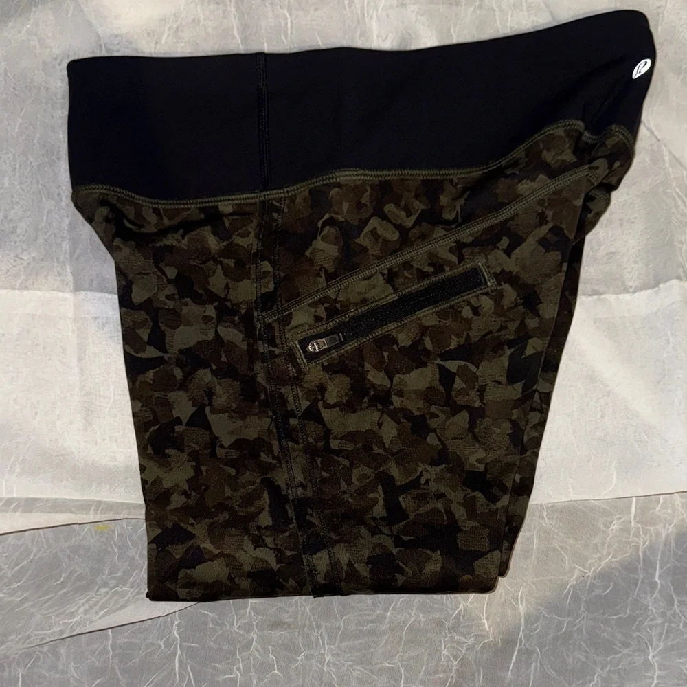 lululemon athletica Camo Women's Capris